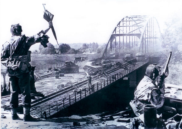Umbrella-wielding Major Harry Carlyle in A Bridge Too Far was based on Major Digby Tatham-Warter
