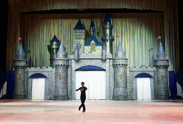 DisneyOnIce-Dec19-04-590